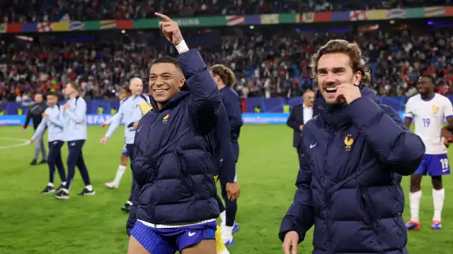 Mbappé reage ao 'adeus' de Griezmann à seleção: "Nunca vou esquecer..."