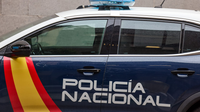 Homem mata mulher e filho de três anos em Valência