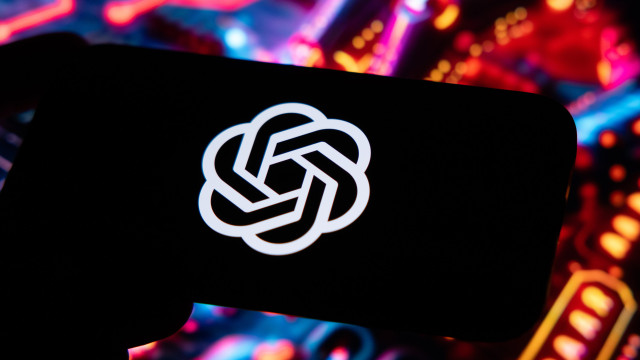 OpenAI deverá lançar auriculares sem fios até ao final de 2026