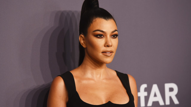 Kourtney Kardashian criticada após mostrar decoração de Halloween