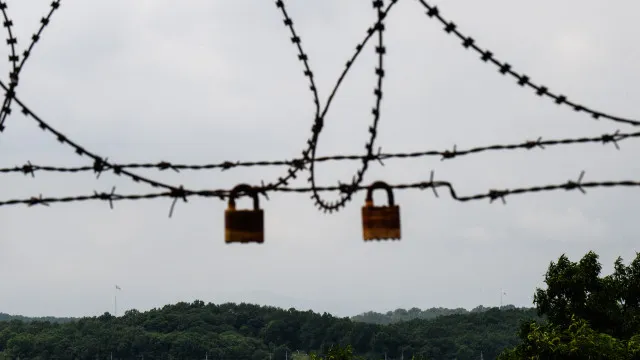 EUA impõem sanções a dez pessoas e empresa por ajudarem Coreia do Norte