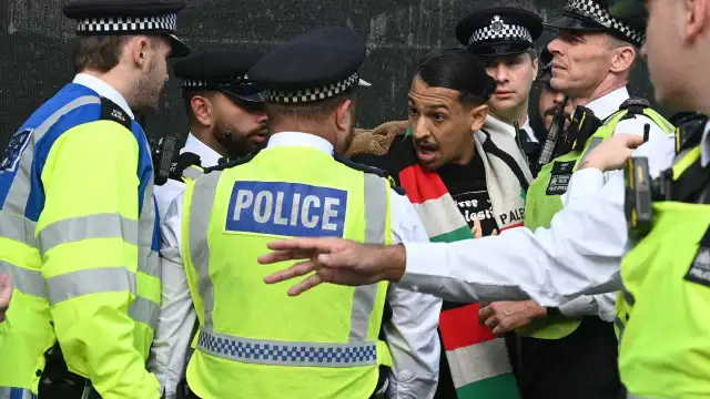 Pelo menos 17 pessoas detidas durante manifestações em Londres