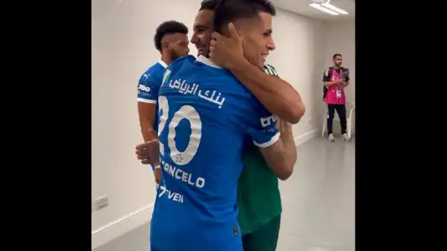 Assim foi o reencontro de João Cancelo com ex-colega do City na Arábia