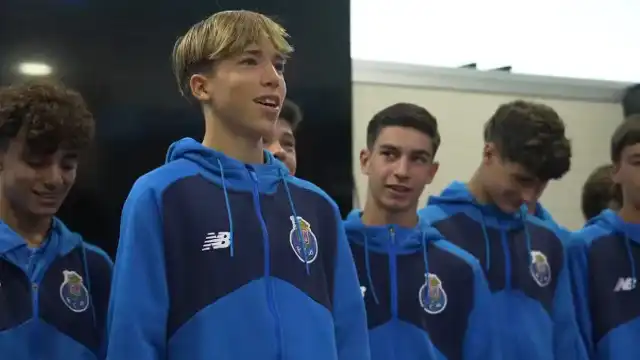 Do treino à alimentação. Apanha-bolas viveram dia especial no FC Porto