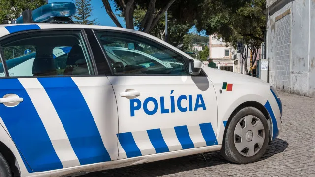 
                    Escola de Águas Santas, na Maia, assaltada por arrombamento
                