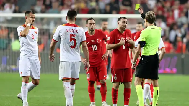 Kokçu envolvido em confusão no final do Turquia-Montenegro