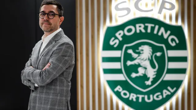Micael Sequeira renova até 2028 com o Sporting