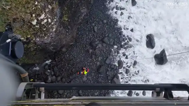 Eis o resgate do polaco que passou a noite à espera de socorro na Madeira