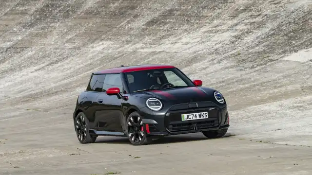 Este é o primeiro MINI John Cooper Works elétrico