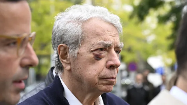 
                    Salgado 