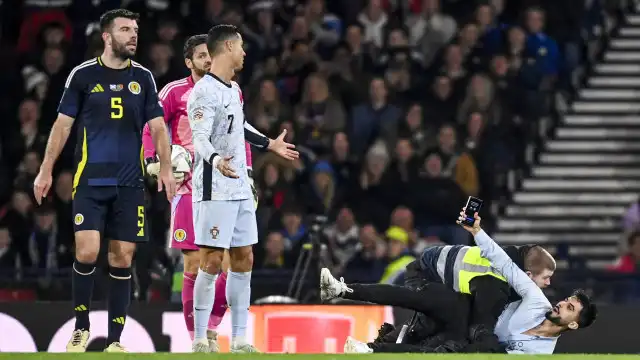 Futebol ou râguebi? Adepto quis tirar foto com Ronaldo e sofreu placagem