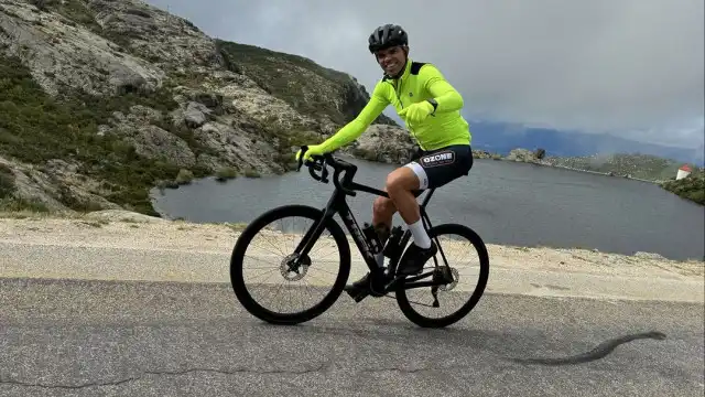 Pepe vai do futebol... ao ciclismo e aventura-se Serra da Estrela acima