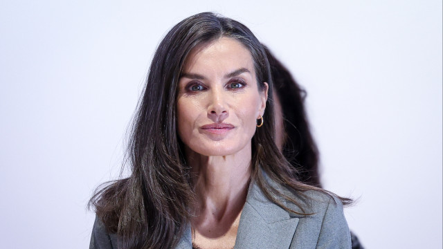 Os detalhes do visual histórico da rainha Letizia em retrato de Leibovitz