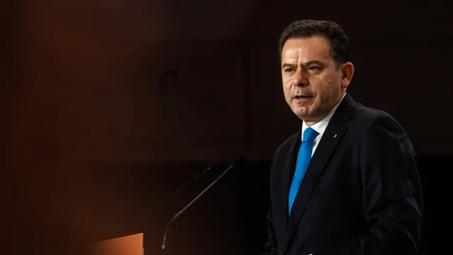 
                    Moção global de Montenegro aprovada por unanimidade no Congresso do PSD
                