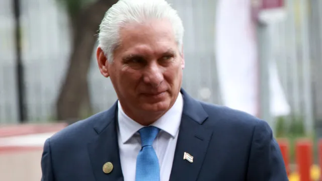 Presidente de Cuba chama "circo patético" a mandado contra Raúl Castro