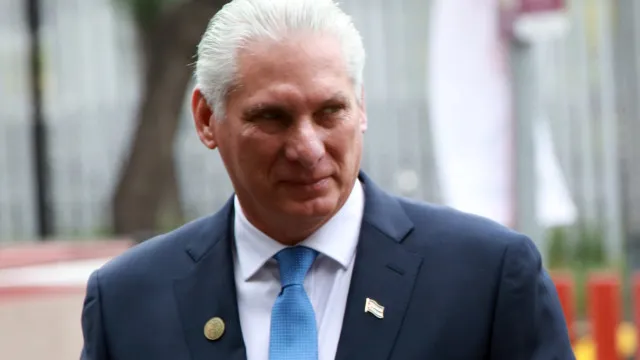 
                    Cuba condena novas sanções financeiras dos EUA a Díaz-Canel e família
                
