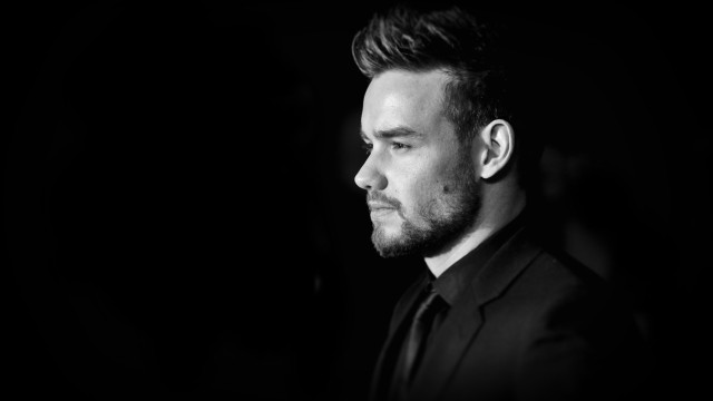 Fãs na cidade natal de Liam Payne. Mãe de Harry Styles entre homenagens