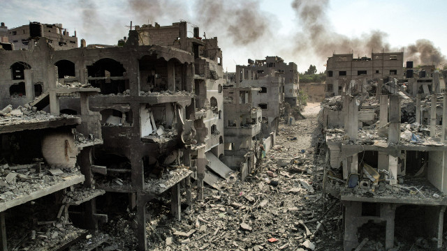 Prédio desaba em Gaza e mata ao menos 21, e ministro de Israel ameaça retomar guerra