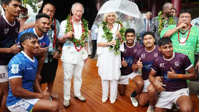 As imagens do segundo dia de Carlos III e Camilla em Samoa