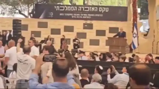 Manifestantes interrompem Benjamin Netanyahu: "Tem vergonha!"