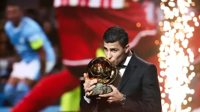 Rodri finta polémica e conquista Bola de Ouro. Bonmatí bisa no feminino