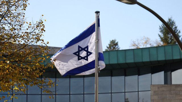 Tiros de advertência sobre diplomatas. Israel 