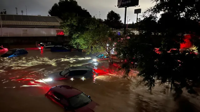 Casas inundadas e carros destruídos. As imagens do temporal em Espanha