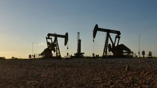 Guerra no Irão? Flutuações no preço do petróleo levam Brent a subir 27%