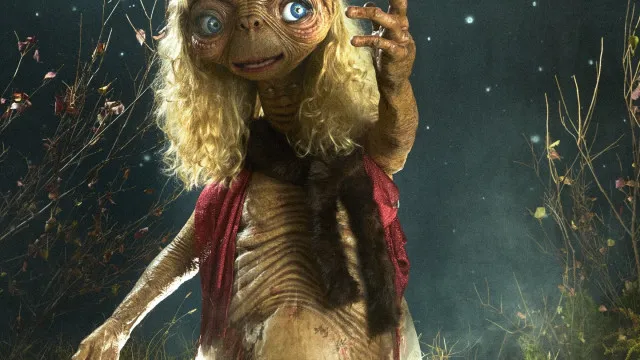 Heidi Klum, a rainha do Halloween, mascarou-se de E.T este ano