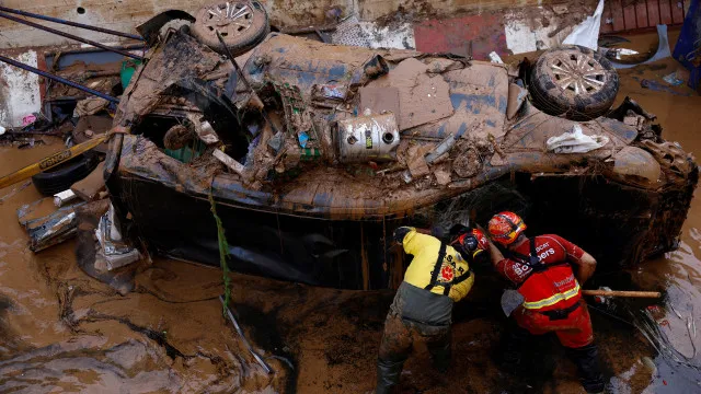 Valência procura os seus mortos num "cenário de guerra". Veja as imagens