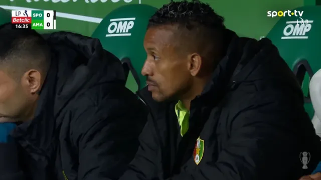 Nani foi ovacionado em Alvalade e esta foi a reação