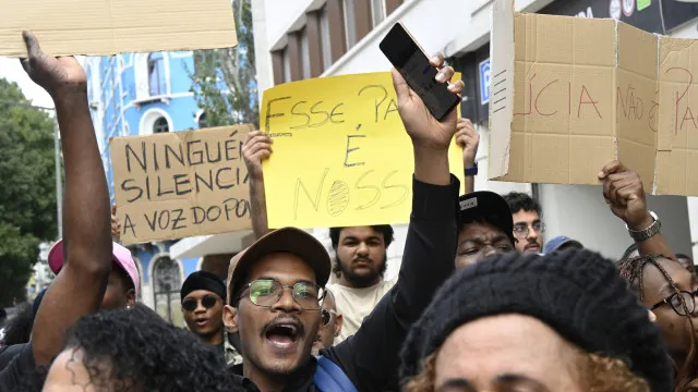 Protestos em Lisboa pedem fim da violência em Moçambique. As imagens