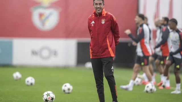 Sorriso de Lage marca último treino do Benfica antes de viagem a Munique