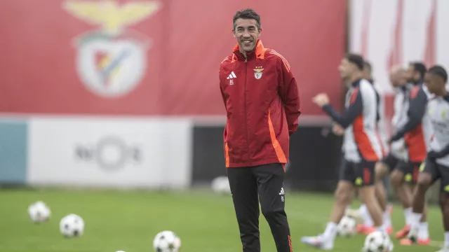 Sorriso de Lage marca último treino do Benfica antes de viagem a Munique