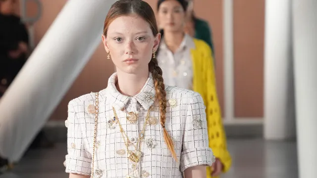 Cruise 2024/25. A 'viagem' da Chanel a Hong Kong em 20 imagens