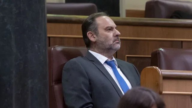 PSOE condena corrupção após pena de 24 anos para ex-ministro