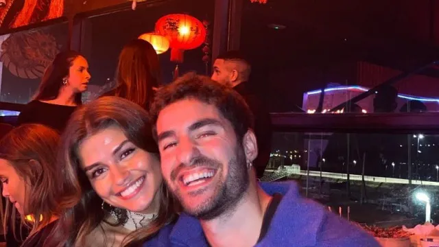 Vídeo mostra animada noite de karaoke de Luisinha e José Condessa