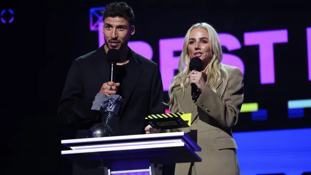 Rúben Dias brilha em prémios da MTV (na passadeira vermelha e no palco)