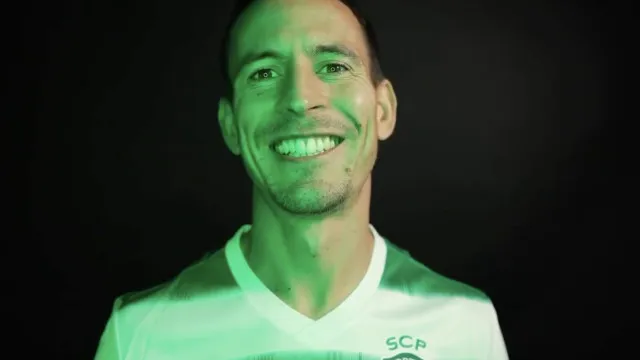 "Então, mano...". João Pereira brincou com Amorim no regresso ao Sporting