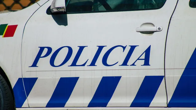 
                    Polícia esfaqueado no interior de esquadra em Leiria por jovem de 19 anos
                