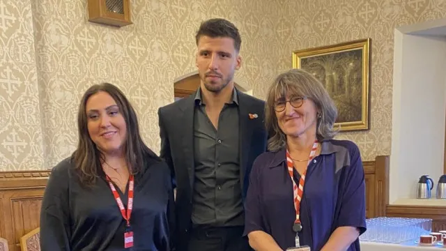 Rúben Dias alerta Inglaterra para o 'bullying': "Importante estar atento"