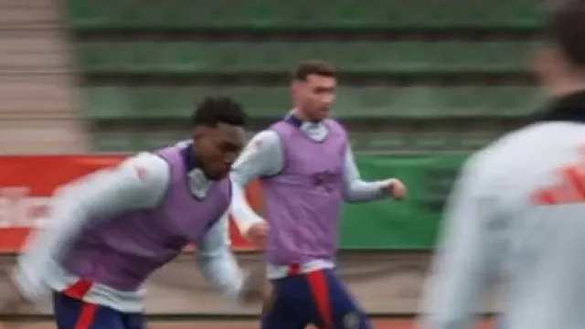 Samu ainda agora chegou à seleção espanhola e fez isto no treino