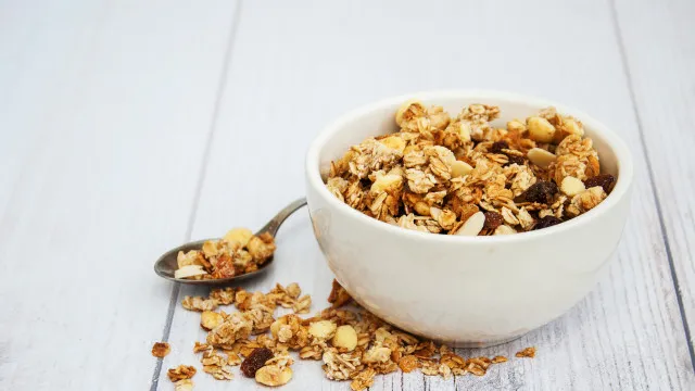 
                    Granola ou muesli? Nutricionista revela o mais saudável e dá sugestões
                