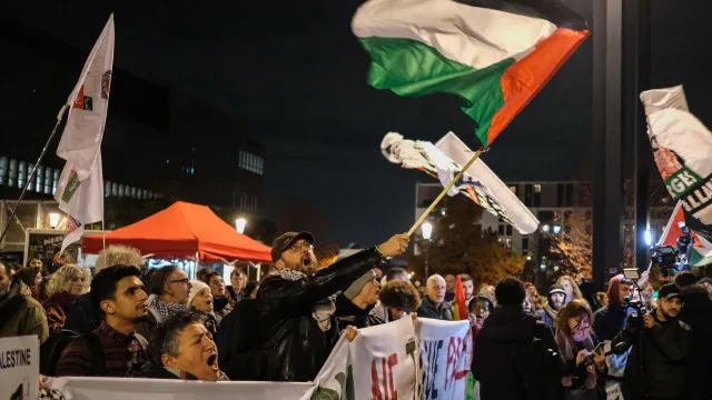 Manifestação em Paris contra o jogo de futebol entre França e Israel