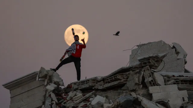 Super Lua foi a 'rainha da noite' um pouco por todo o mundo. As imagens