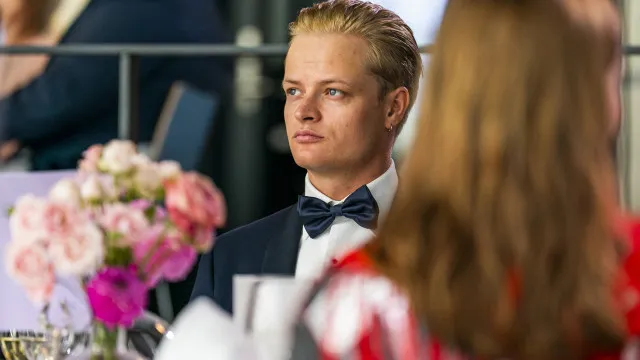
                    Filho da princesa Mette-Marit condenado a 4 anos de prisão por violação
                