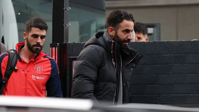 O pormenor de Amorim na chegada ao estádio para a estreia pelo United