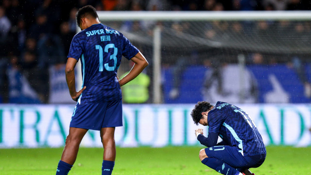 Alta tensão no Dragão. Autocarro do FC Porto atacado com petardos