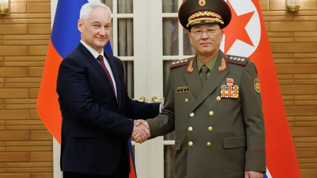 Ministro da Defesa da Rússia enaltece aliança com a Coreia do Norte