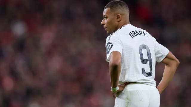 Mbappé reage após falhar novo penálti: "Assumo total responsabilidade" 